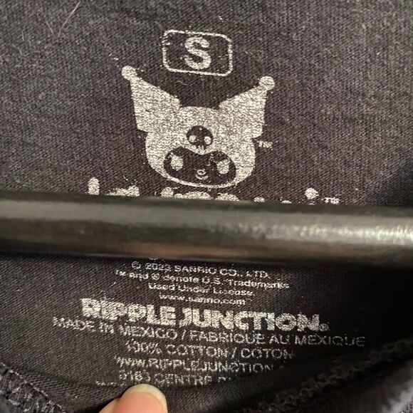 Kuromi Black and Purple T-Shirt Small ub1-7 - Picture 3 of 7